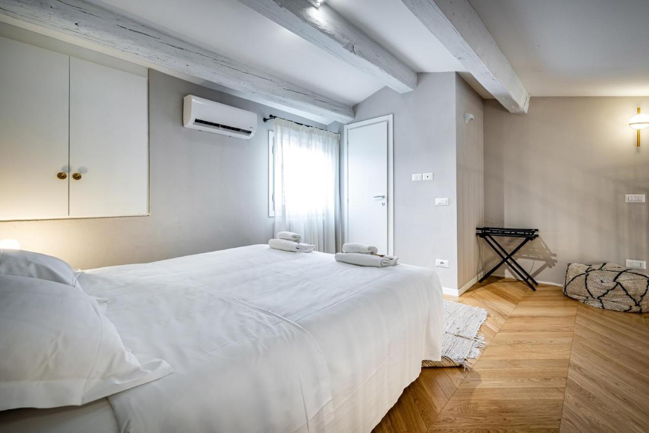 Hs4U Ricasoli Luxury Apartment Near Duomo N. 3 Florence Exterior photo